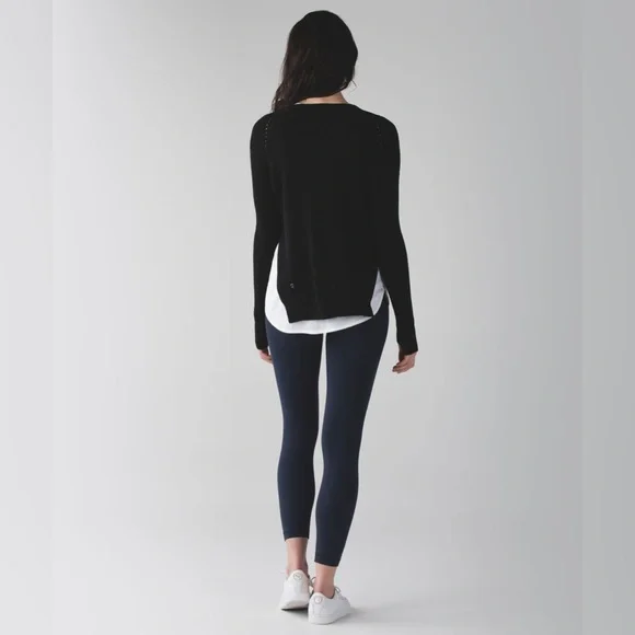 🍒 CHIC + COZY!! 💜 EUC Lululemon Seva Sweater | Sz 6 | Black Cherry | Retail $106 - Picture 14 of 14